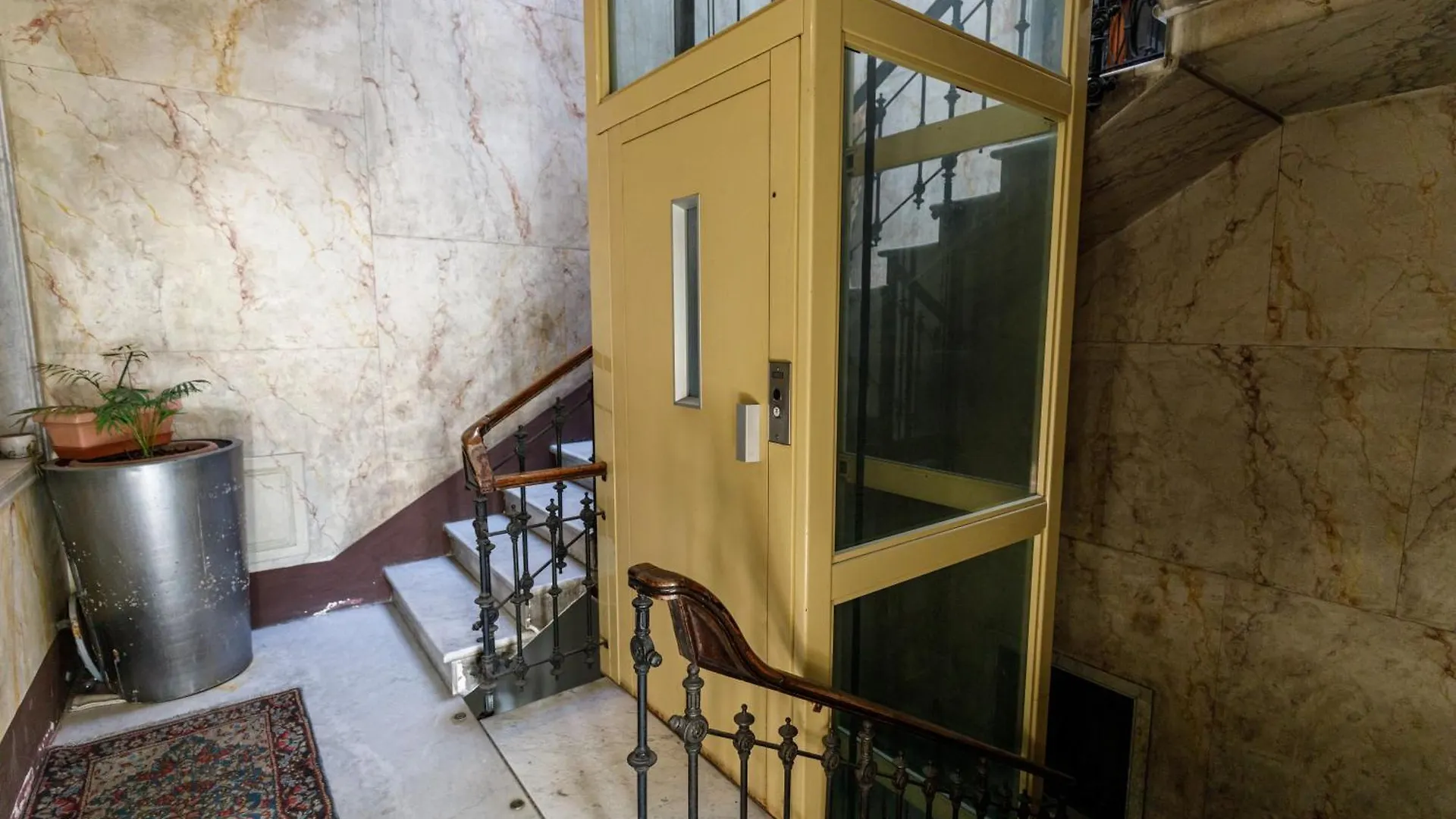 Πανσιόν Onlyrooms III - Real City Center Κάλιαρι