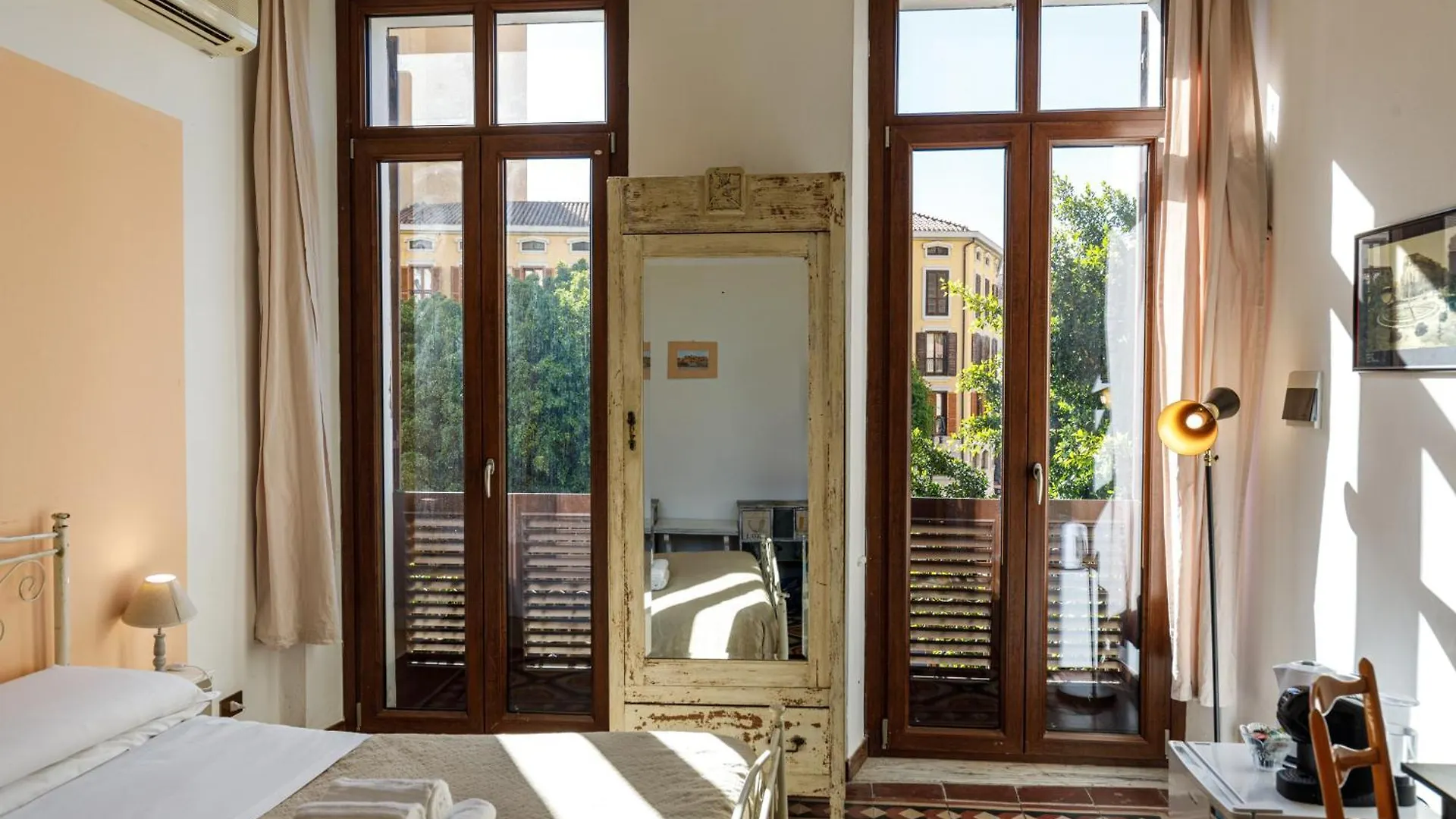 Onlyrooms III - Real City Center Κάλιαρι 0*,